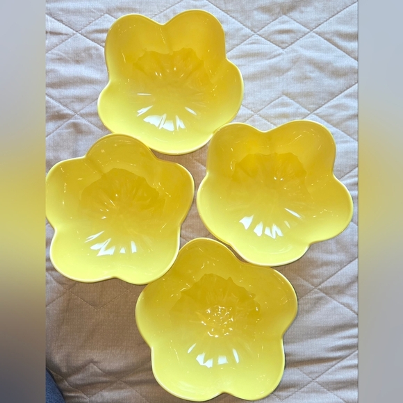 Mulberry Yellow Flower Bowls - Picture 3 of 8